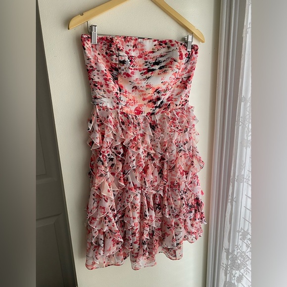 WHBM NWOT Pink Ruffle Mini Dress Strapless Sleeveless Floral Frilly Size 2 - Picture 1 of 8